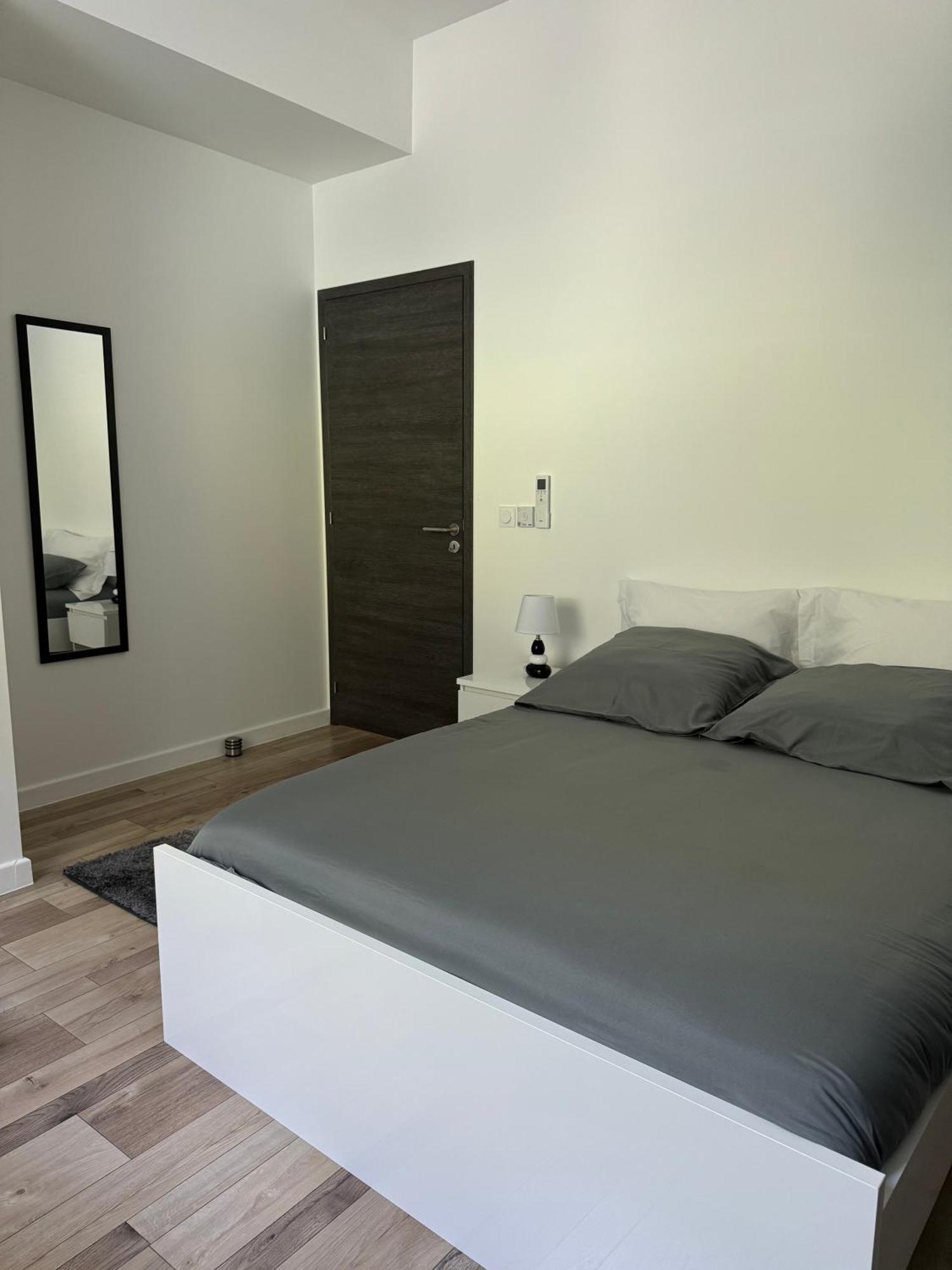 Magnifique Appartement Vue Lac - 5 Personnes Voglans Luaran gambar