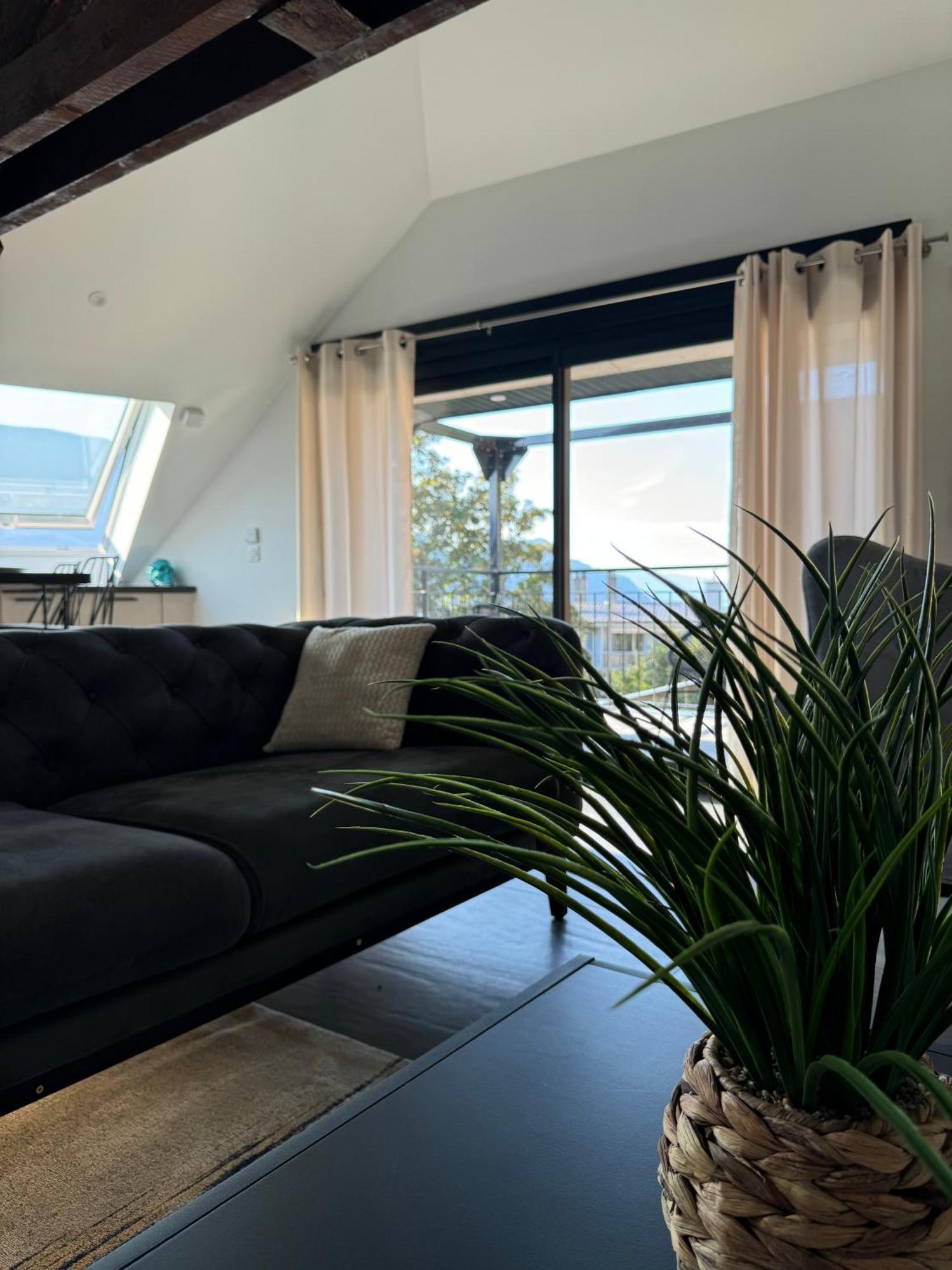 Magnifique Appartement Vue Lac - 5 Personnes Voglans Luaran gambar
